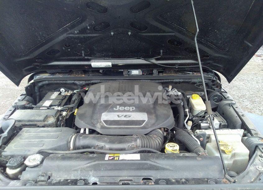 Photo 10 of 2016 Jeep Wrangler UNLIMITED SPORT (VIN 1C4BJWDGXGL206502)