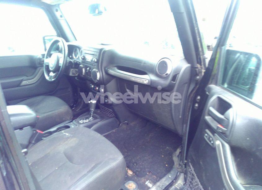 Photo 5 of 2016 Jeep Wrangler UNLIMITED SPORT (VIN 1C4BJWDGXGL206502)