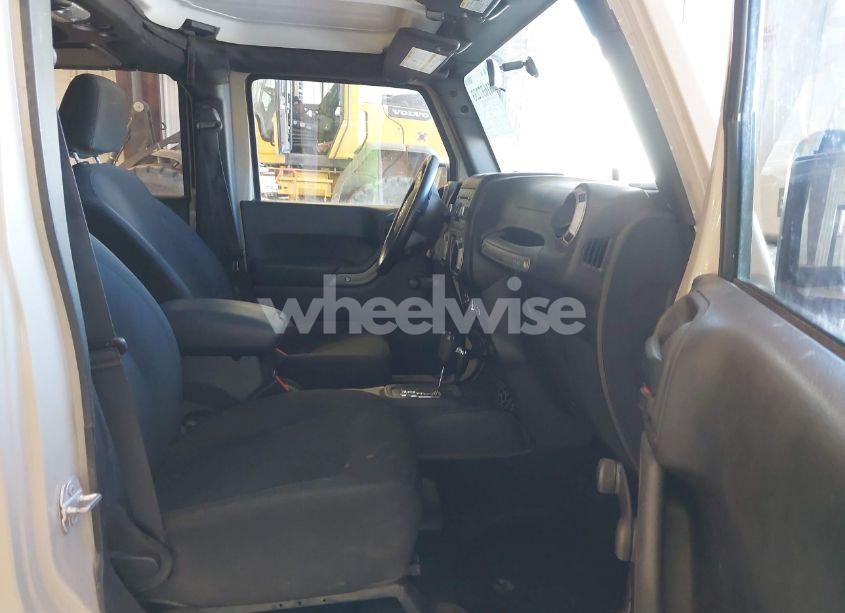 Photo 5 of 2016 Jeep Wrangler UNLIMITED SPORT (VIN 1C4BJWDGXGL288599)