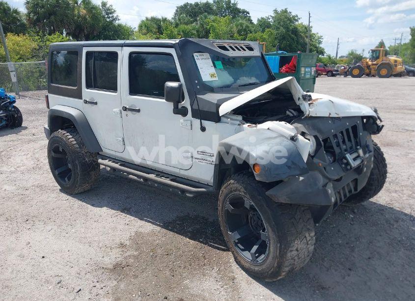 2016 Jeep Wrangler UNLIMITED SPORT (VIN 1C4BJWDGXGL335825) main photo
