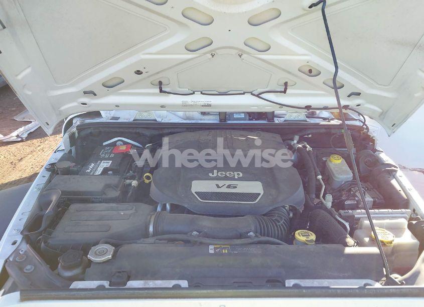 Photo 10 of 2017 Jeep Wrangler UNLIMITED BIG BEAR 4X4/FREEDOM 4X4/SPORT 4X4/WILLY WHEELER 4X4 (VIN 1C4BJWDGXH2587804)