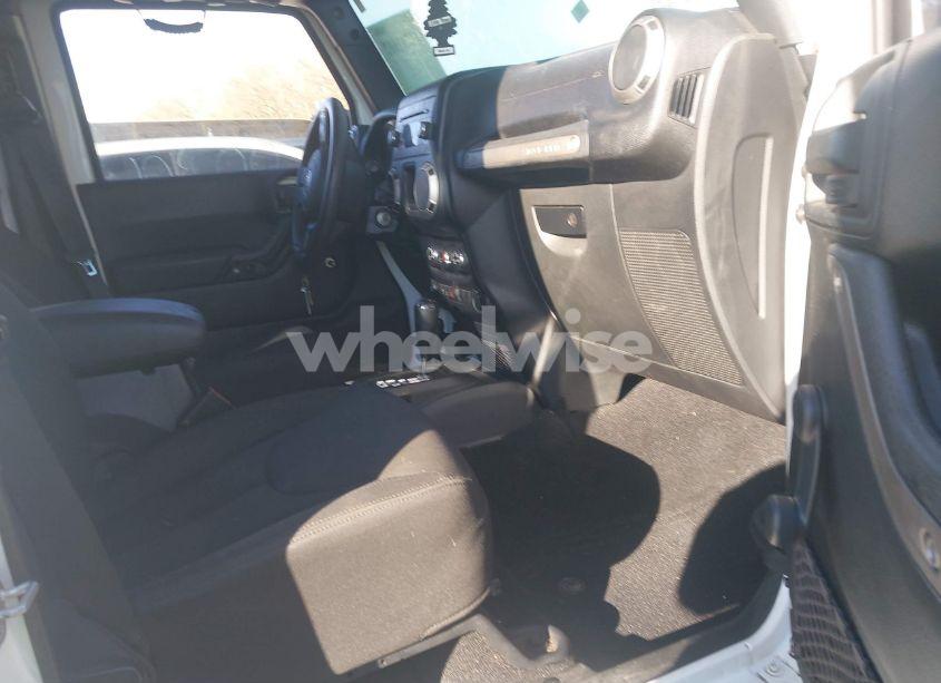 Photo 5 of 2017 Jeep Wrangler UNLIMITED WILLY WHEELER 4X4 (VIN 1C4BJWDGXHL500306)