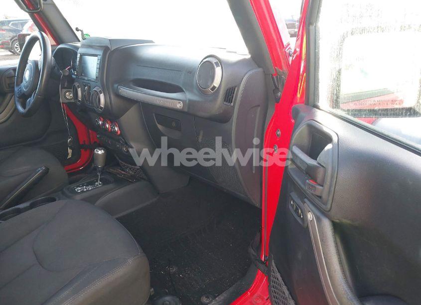 Photo 5 of 2017 Jeep Wrangler UNLIMITED SPORT 4X4 (VIN 1C4BJWDGXHL615410)