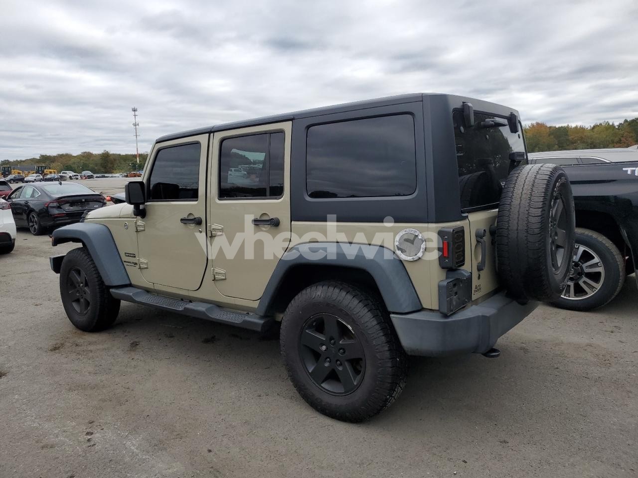 Photo 2 of 2018 JEEP WRANGLER UNLIMITED SPORT (VIN 1C4BJWDGXJL858611)