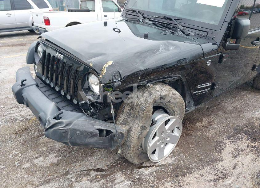 Photo 6 of 2018 Jeep Wrangler JK UNLIMITED SPORT S 4X4 (VIN 1C4BJWDGXJL862545)