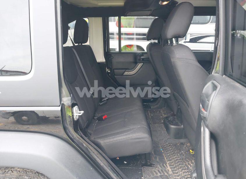 Photo 8 of 2018 Jeep Wrangler JK UNLIMITED SPORT S 4X4 (VIN 1C4BJWDGXJL862545)