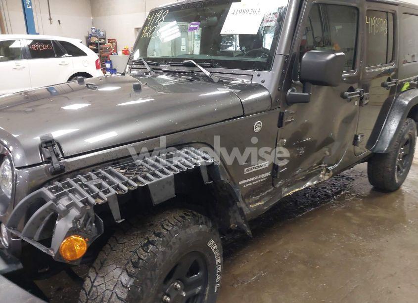 Photo 6 of 2018 Jeep Wrangler JK UNLIMITED SPORT 4X4 (VIN 1C4BJWDGXJL889020)