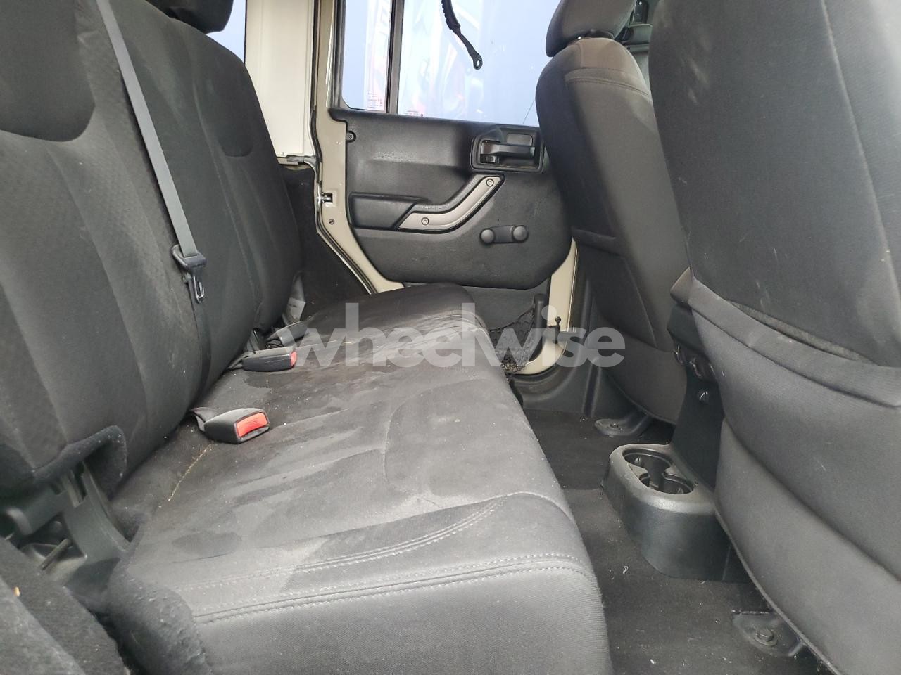 Photo 10 of 2018 JEEP WRANGLER UNLIMITED SPORT (VIN 1C4BJWDGXJL912490)