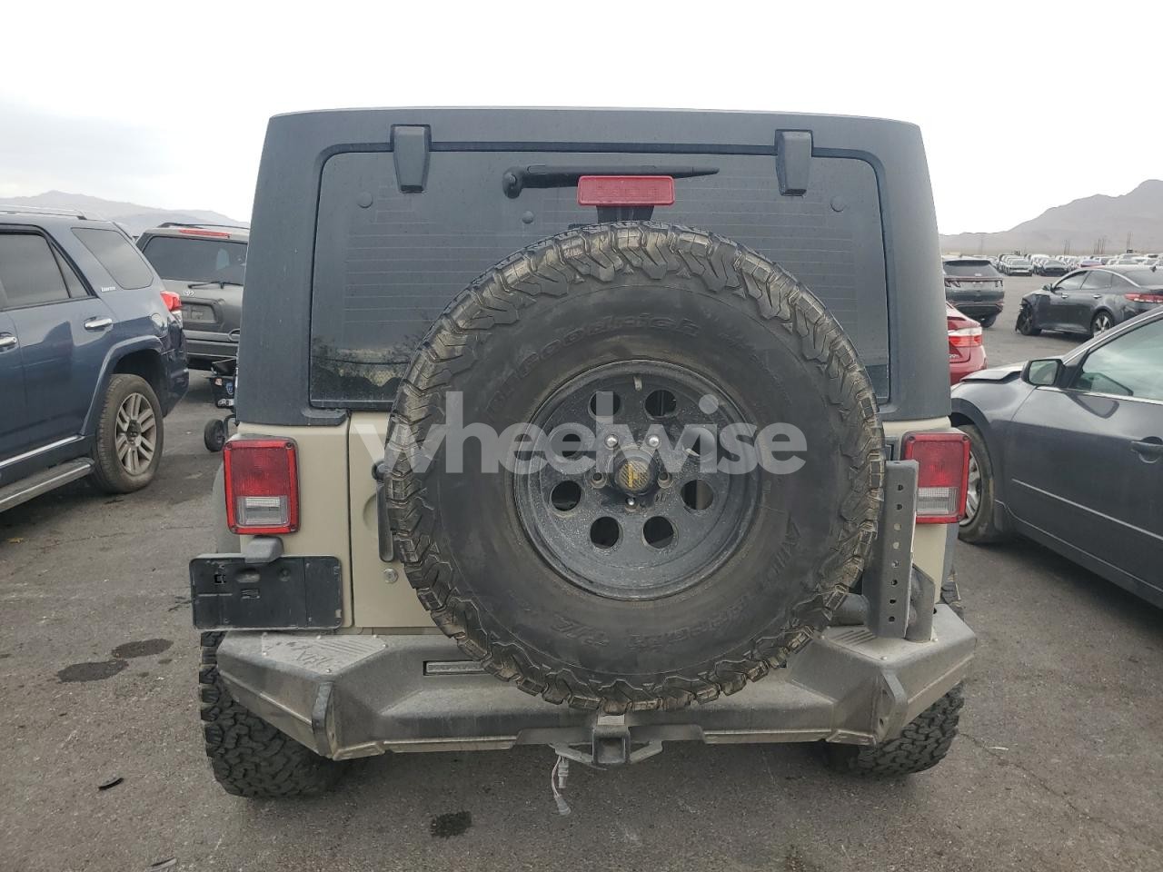 Photo 6 of 2018 JEEP WRANGLER UNLIMITED SPORT (VIN 1C4BJWDGXJL912490)