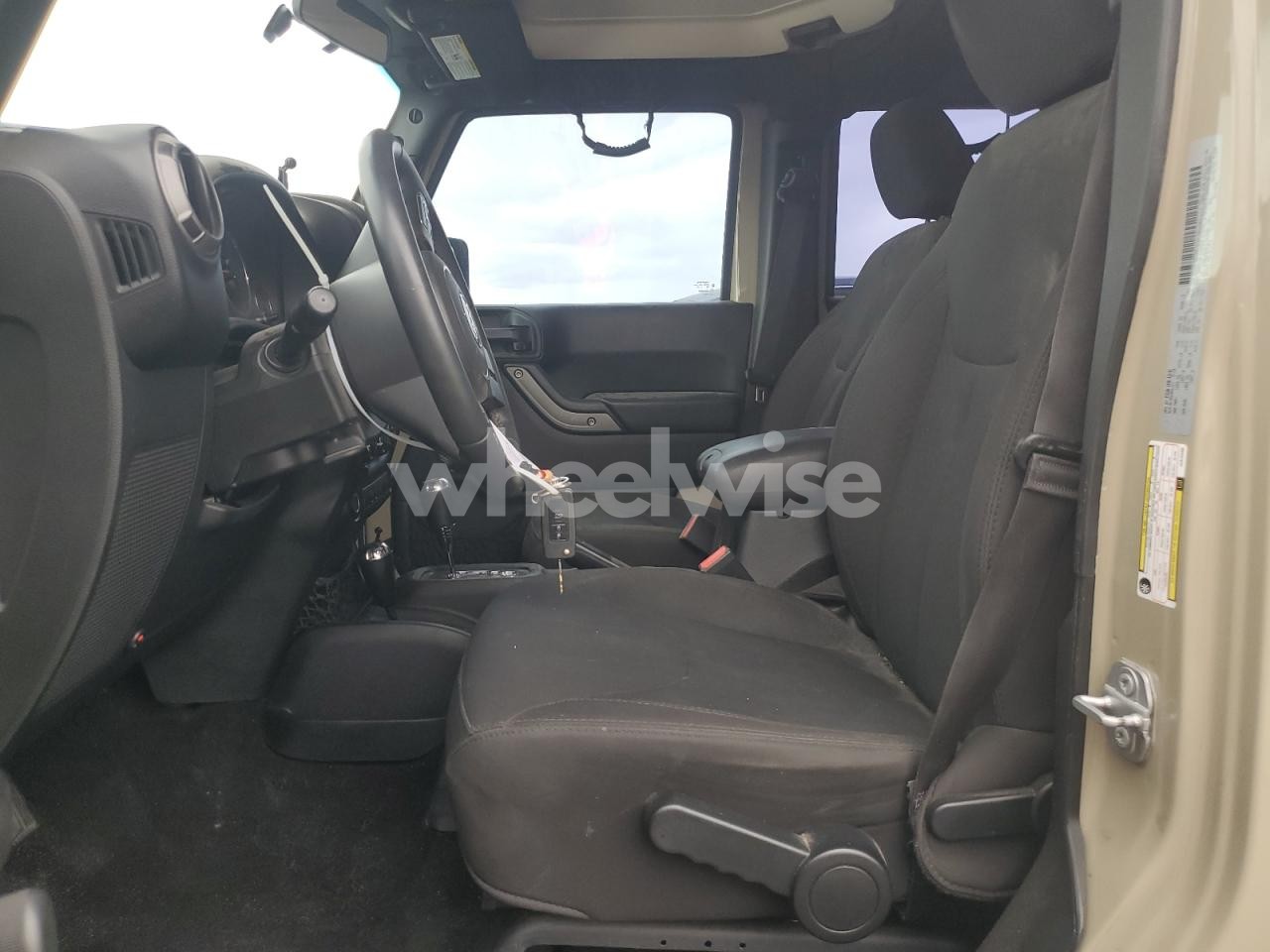 Photo 7 of 2018 JEEP WRANGLER UNLIMITED SPORT (VIN 1C4BJWDGXJL912490)