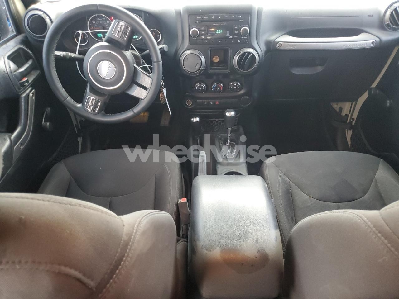 Photo 8 of 2018 JEEP WRANGLER UNLIMITED SPORT (VIN 1C4BJWDGXJL912490)