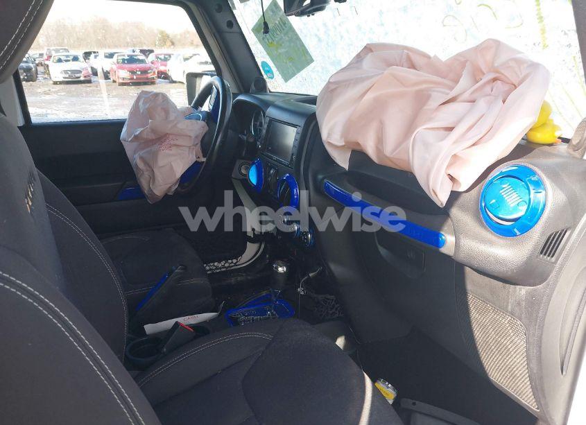 Photo 5 of 2013 Jeep Wrangler UNLIMITED SAHARA (VIN 1C4BJWEG0DL501652)