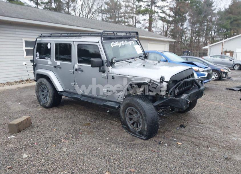 2013 Jeep Wrangler UNLIMITED SAHARA (VIN 1C4BJWEG0DL575895) main photo