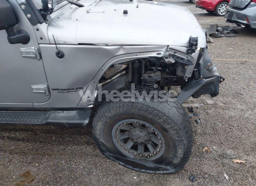 Photo 17 of 2013 Jeep Wrangler UNLIMITED SAHARA (VIN 1C4BJWEG0DL575895)