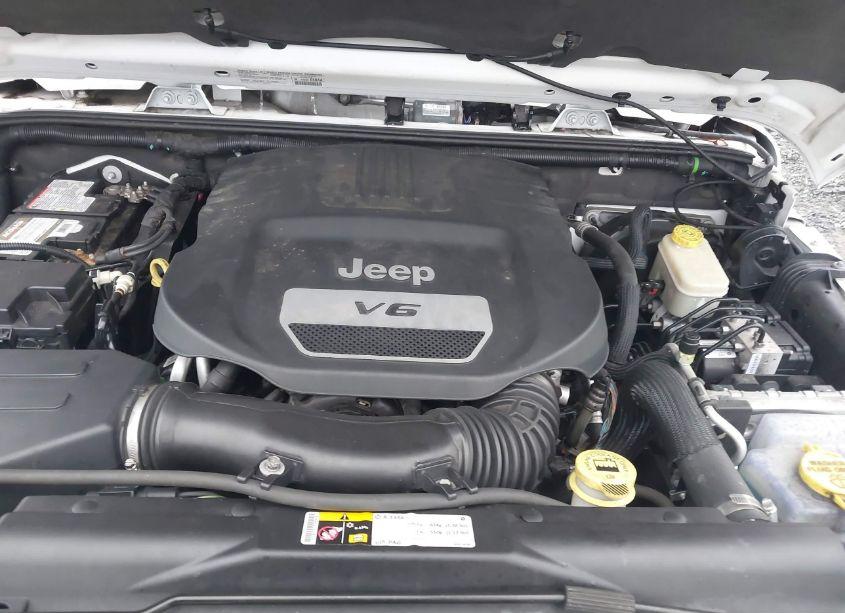 Photo 10 of 2014 Jeep Wrangler UNLIMITED POLAR EDITION (VIN 1C4BJWEG0EL199829)