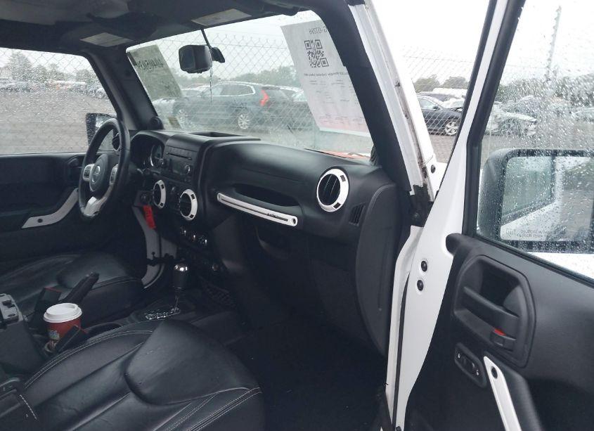 Photo 5 of 2014 Jeep Wrangler UNLIMITED POLAR EDITION (VIN 1C4BJWEG0EL199829)