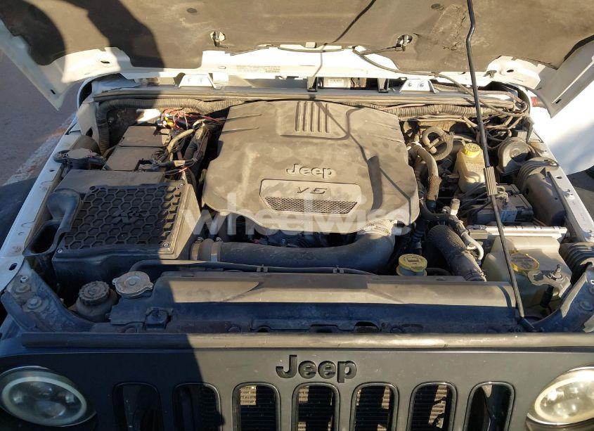 Photo 10 of 2014 Jeep Wrangler UNLIMITED ALTITUDE (VIN 1C4BJWEG0EL273475)