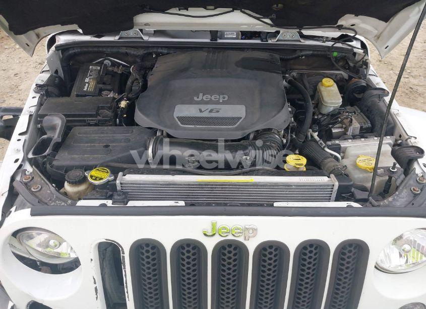 Photo 10 of 2015 Jeep Wrangler UNLIMITED SAHARA (VIN 1C4BJWEG0FL526800)