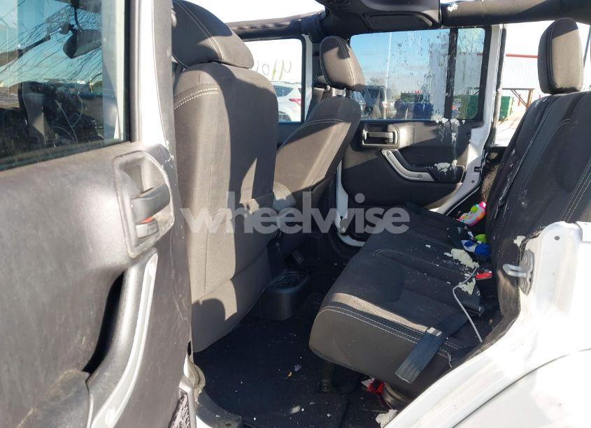 Photo 8 of 2015 Jeep Wrangler UNLIMITED SAHARA (VIN 1C4BJWEG0FL771144)