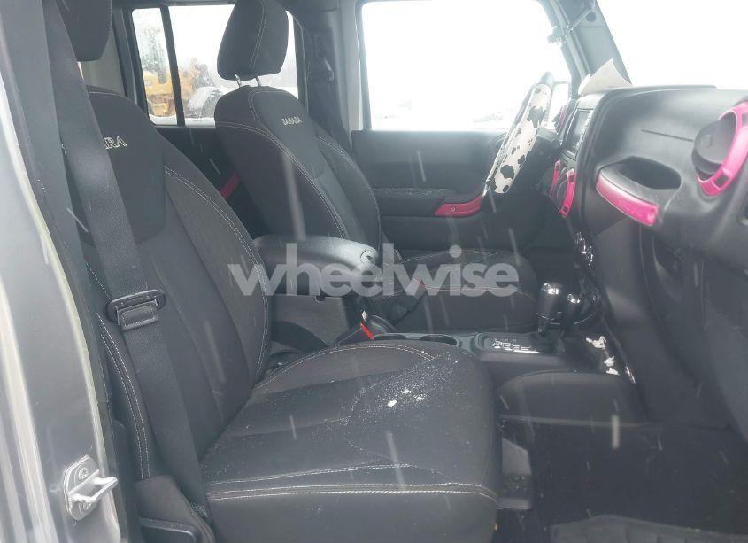 Photo 5 of 2016 Jeep Wrangler UNLIMITED SAHARA (VIN 1C4BJWEG0GL158586)