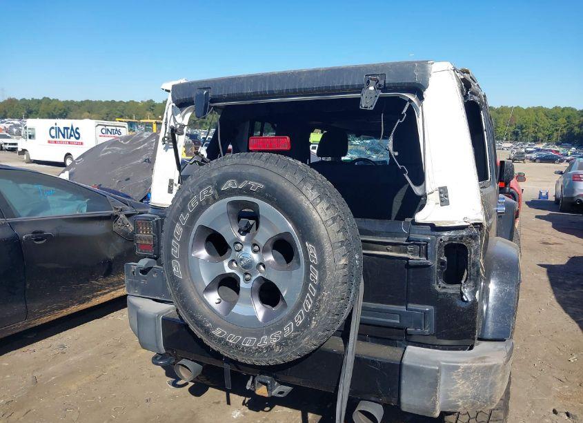 Photo 16 of 2016 Jeep Wrangler UNLIMITED SAHARA (VIN 1C4BJWEG0GL190454)