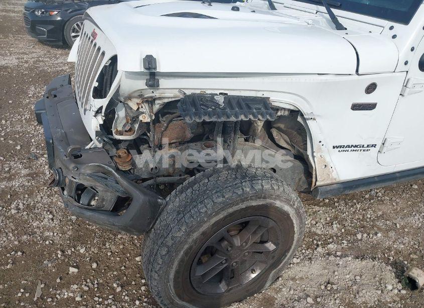 Photo 6 of 2016 Jeep Wrangler UNLIMITED SAHARA (VIN 1C4BJWEG0GL302105)