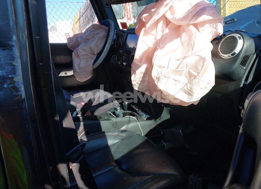 Photo 5 of 2017 Jeep Wrangler UNLIMITED SAHARA 4X4 (VIN 1C4BJWEG0HL595702)