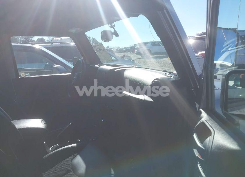 Photo 5 of 2017 Jeep Wrangler UNLIMITED WINTER 4X4 (VIN 1C4BJWEG0HL603314)