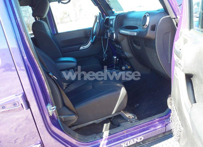 Photo 5 of 2017 Jeep Wrangler UNLIMITED SAHARA 4X4 (VIN 1C4BJWEG0HL609887)