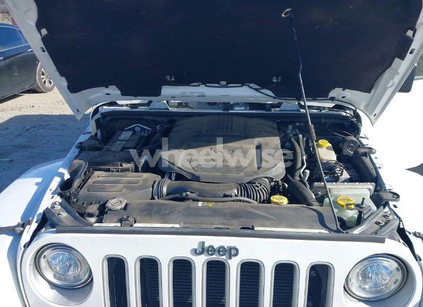 Photo 10 of 2018 Jeep Wrangler JK UNLIMITED SAHARA 4X4 (VIN 1C4BJWEG0JL829911)