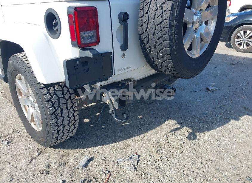 Photo 6 of 2018 Jeep Wrangler JK UNLIMITED SAHARA 4X4 (VIN 1C4BJWEG0JL829911)