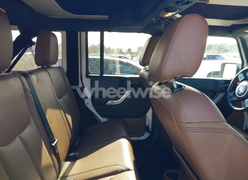 Photo 8 of 2018 Jeep Wrangler JK UNLIMITED SAHARA 4X4 (VIN 1C4BJWEG0JL829911)