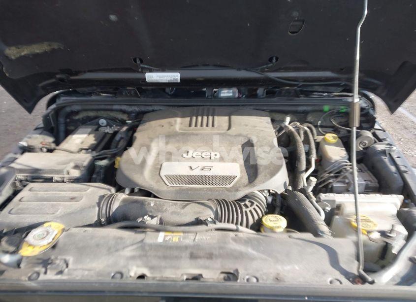 Photo 10 of 2018 Jeep Wrangler JK UNLIMITED SAHARA (VIN 1C4BJWEG0JL864500)