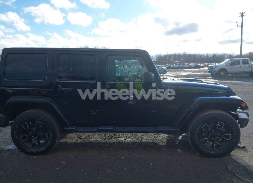 Photo 13 of 2018 Jeep Wrangler JK UNLIMITED SAHARA (VIN 1C4BJWEG0JL864500)