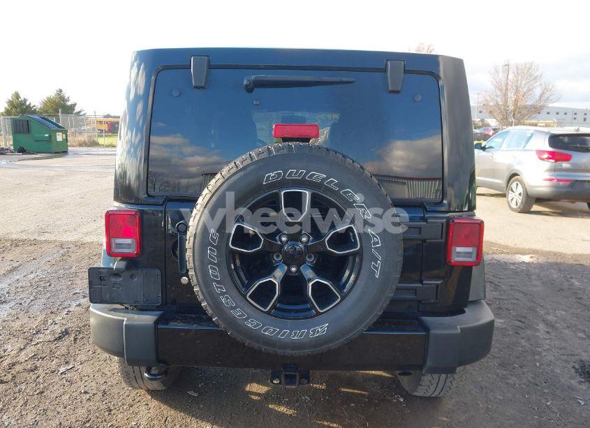 Photo 16 of 2018 Jeep Wrangler JK UNLIMITED SAHARA (VIN 1C4BJWEG0JL864500)