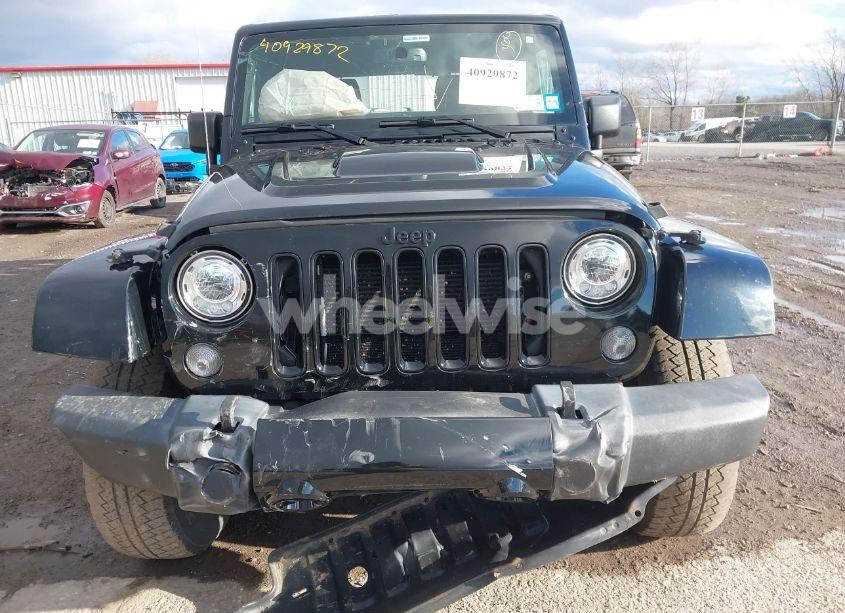 Photo 6 of 2018 Jeep Wrangler JK UNLIMITED SAHARA (VIN 1C4BJWEG0JL864500)