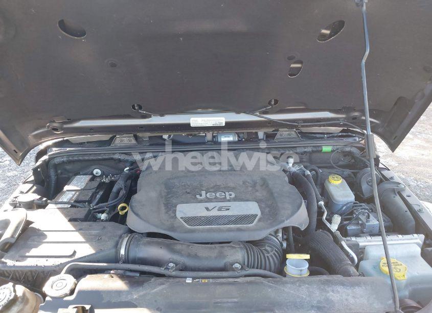 Photo 10 of 2018 Jeep Wrangler JK UNLIMITED ALTITUDE 4X4 (VIN 1C4BJWEG0JL878901)