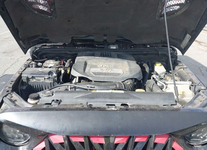 Photo 10 of 2012 Jeep Wrangler UNLIMITED SAHARA (VIN 1C4BJWEG1CL117541)