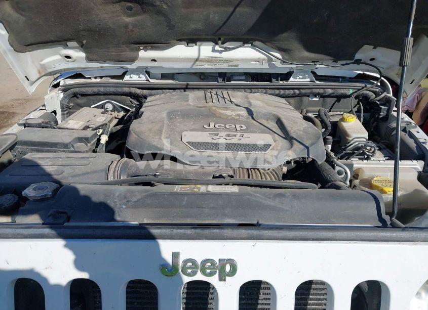 Photo 10 of 2012 Jeep Wrangler UNLIMITED SAHARA (VIN 1C4BJWEG1CL192563)