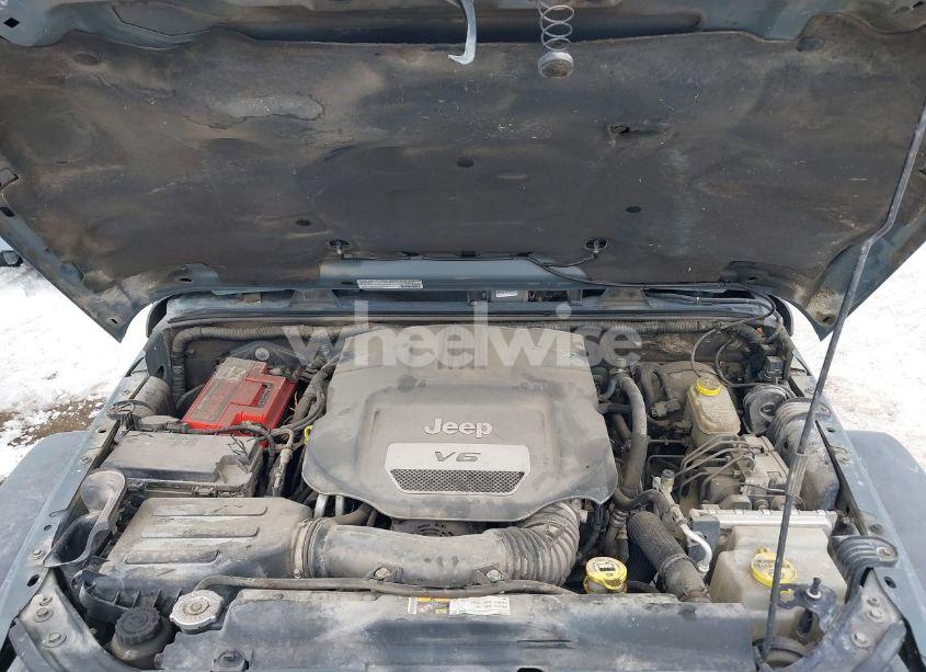 Photo 10 of 2014 Jeep Wrangler UNLIMITED SAHARA (VIN 1C4BJWEG1EL152938)