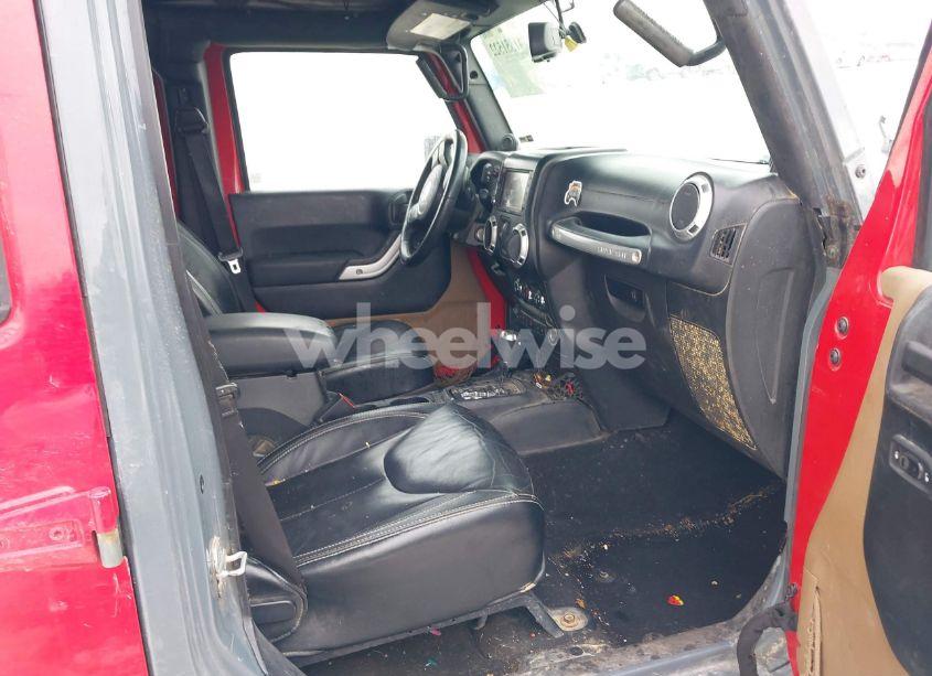 Photo 5 of 2014 Jeep Wrangler UNLIMITED SAHARA (VIN 1C4BJWEG1EL152938)