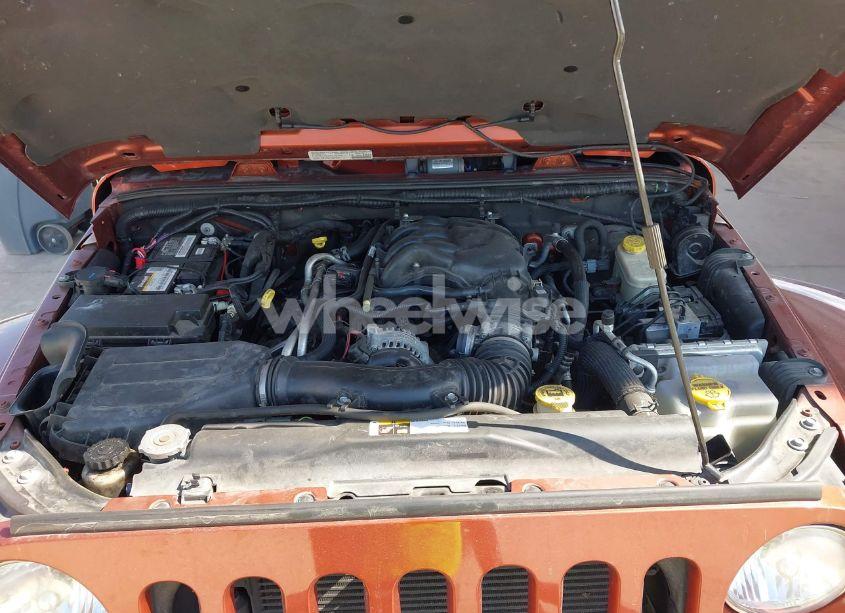 Photo 10 of 2014 Jeep Wrangler UNLIMITED SAHARA (VIN 1C4BJWEG1EL209431)