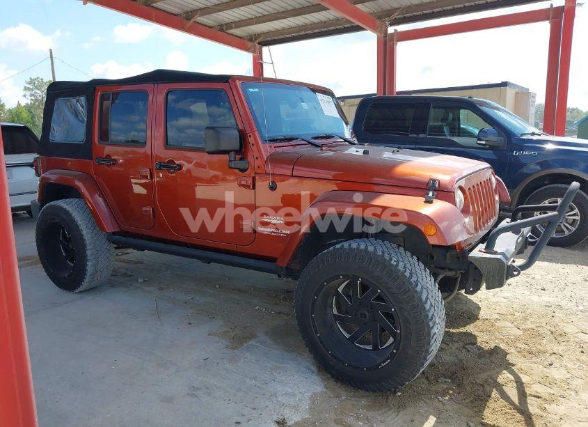 Photo 13 of 2014 Jeep Wrangler UNLIMITED SAHARA (VIN 1C4BJWEG1EL209431)