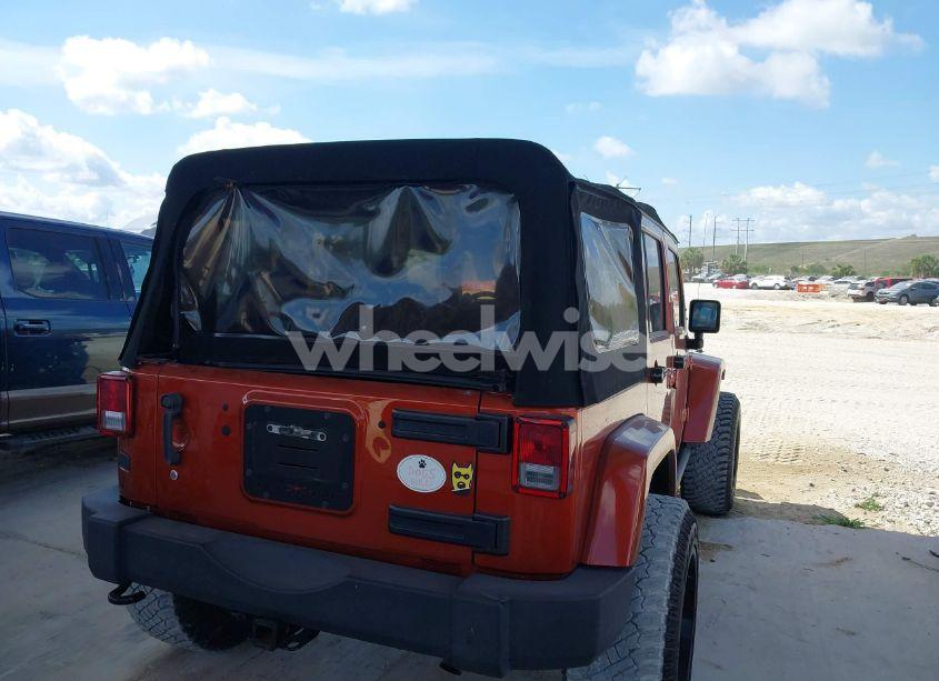 Photo 4 of 2014 Jeep Wrangler UNLIMITED SAHARA (VIN 1C4BJWEG1EL209431)