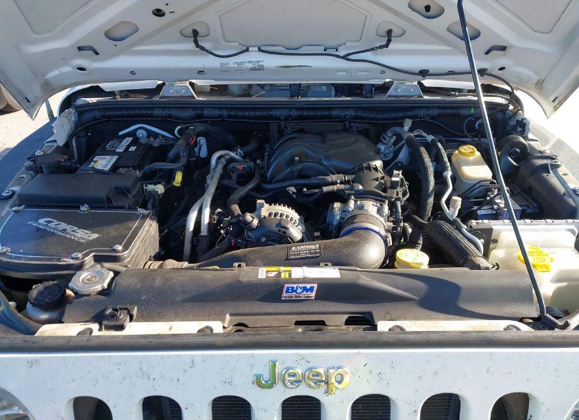 Photo 10 of 2015 Jeep Wrangler UNLIMITED SAHARA (VIN 1C4BJWEG1FL732370)