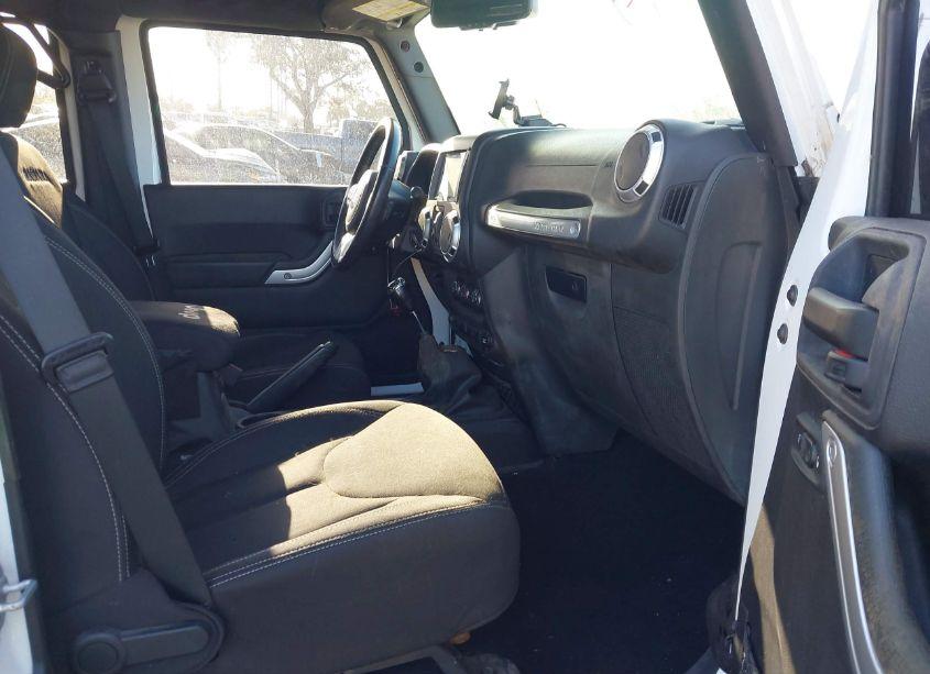 Photo 5 of 2015 Jeep Wrangler UNLIMITED SAHARA (VIN 1C4BJWEG1FL732370)