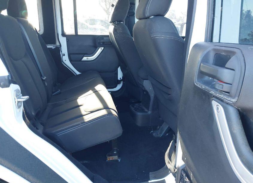 Photo 8 of 2015 Jeep Wrangler UNLIMITED SAHARA (VIN 1C4BJWEG1FL732370)