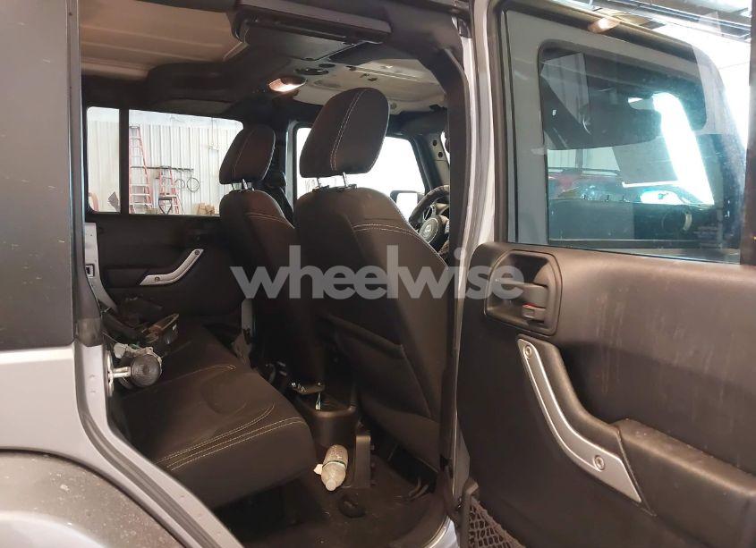 Photo 8 of 2016 Jeep Wrangler UNLIMITED SAHARA (VIN 1C4BJWEG1GL114581)