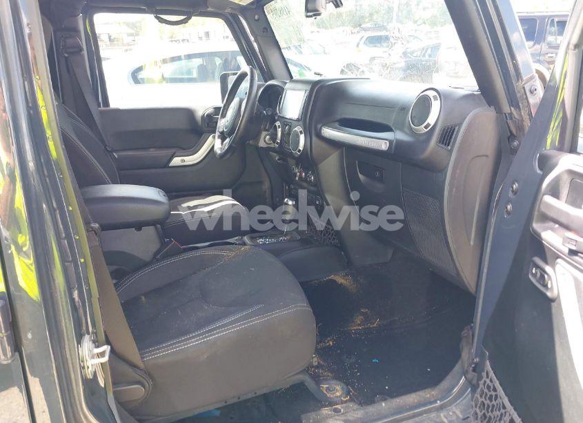 Photo 5 of 2017 Jeep Wrangler UNLIMITED SAHARA 4X4 (VIN 1C4BJWEG1HL715913)