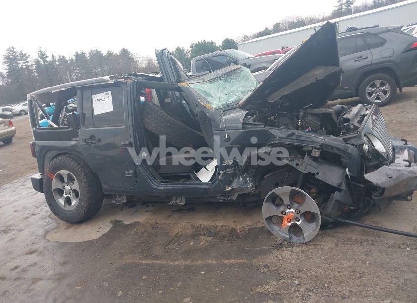 Photo 14 of 2017 Jeep Wrangler UNLIMITED SAHARA 4X4 (VIN 1C4BJWEG1HL721307)